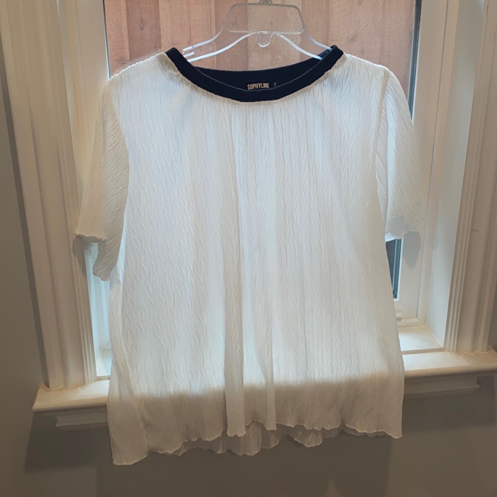 Beautiful blouse 🌹